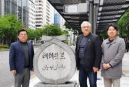 دکتر دهناد در کرهٔ جنوبی